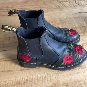 Rose embroidered Dr. Martens